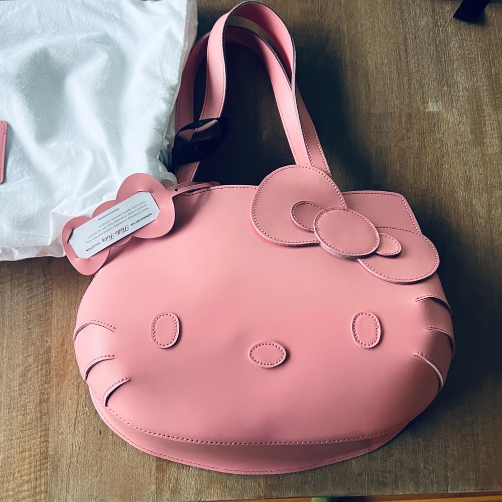 NWT discontinued Hello kitty face tote in pink